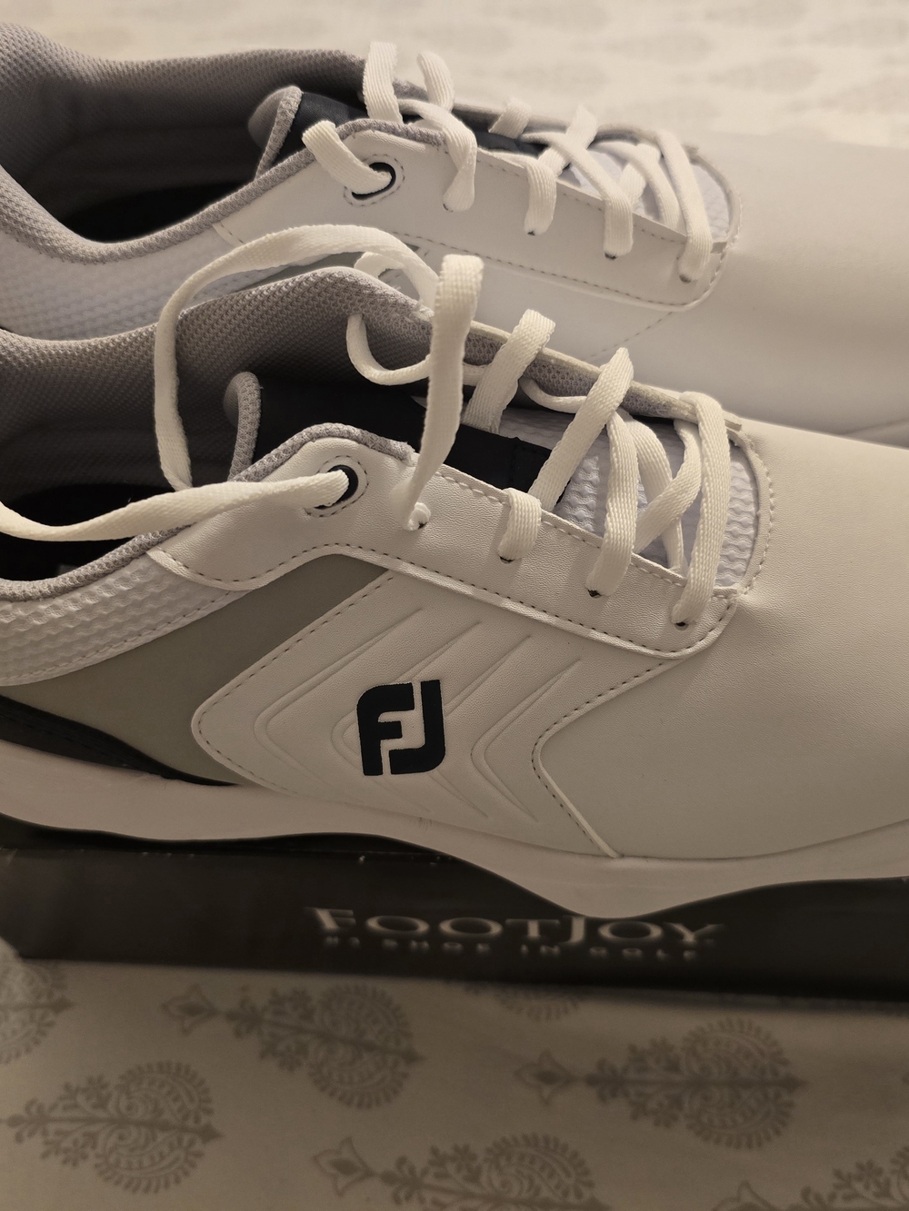 New FootJoy EComfort size 12 M Men's White Golf Shoes - Classic Performance